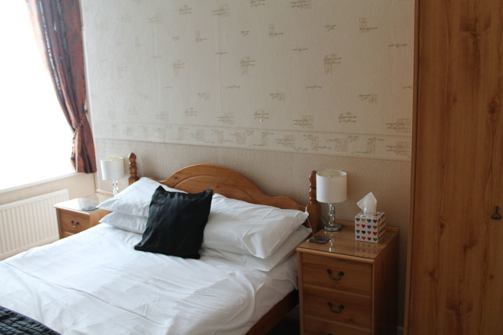 Heathcliff House B&B Exclusively For Adults Free Large Carpark ทอร์คิ ภายนอก รูปภาพ