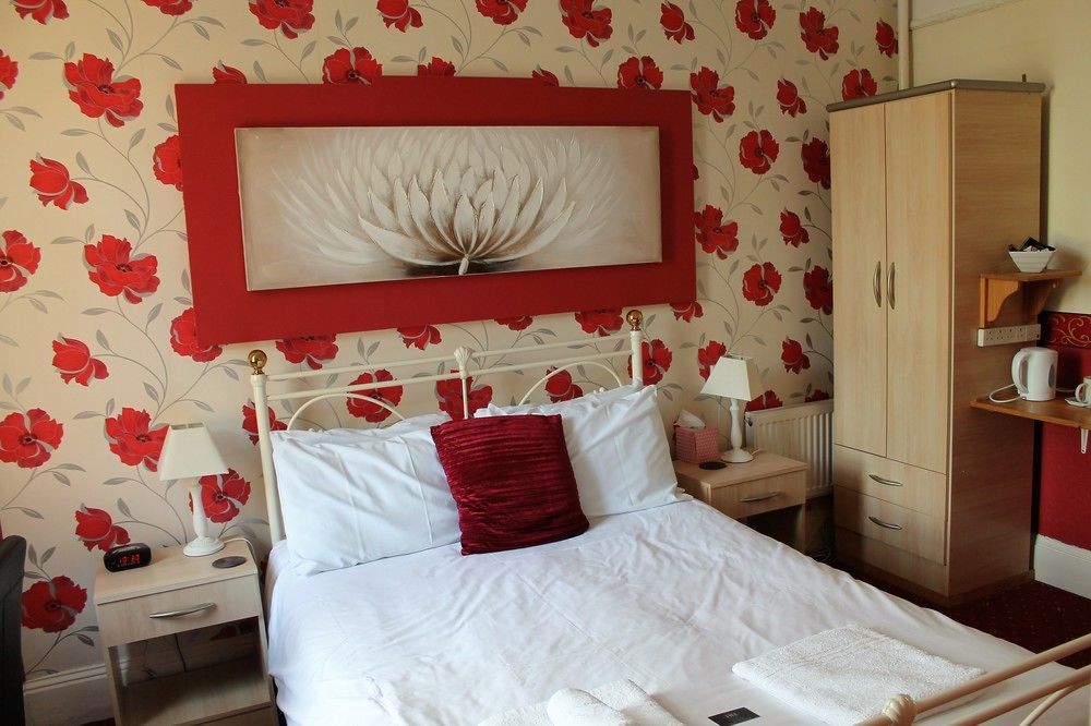 Heathcliff House B&B Exclusively For Adults Free Large Carpark ทอร์คิ ภายนอก รูปภาพ