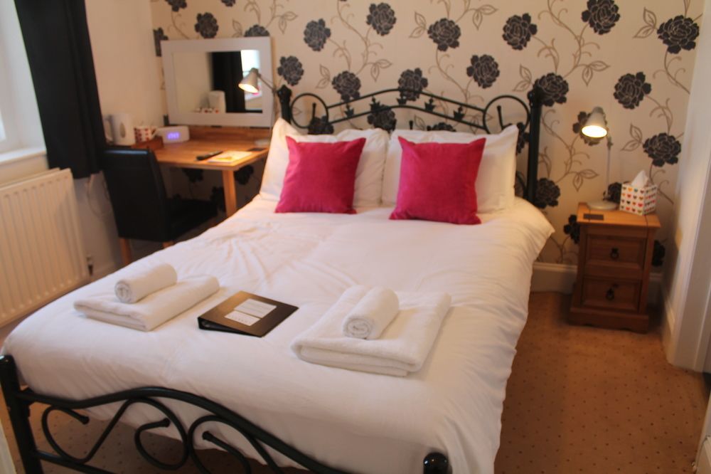 Heathcliff House B&B Exclusively For Adults Free Large Carpark ทอร์คิ ภายนอก รูปภาพ