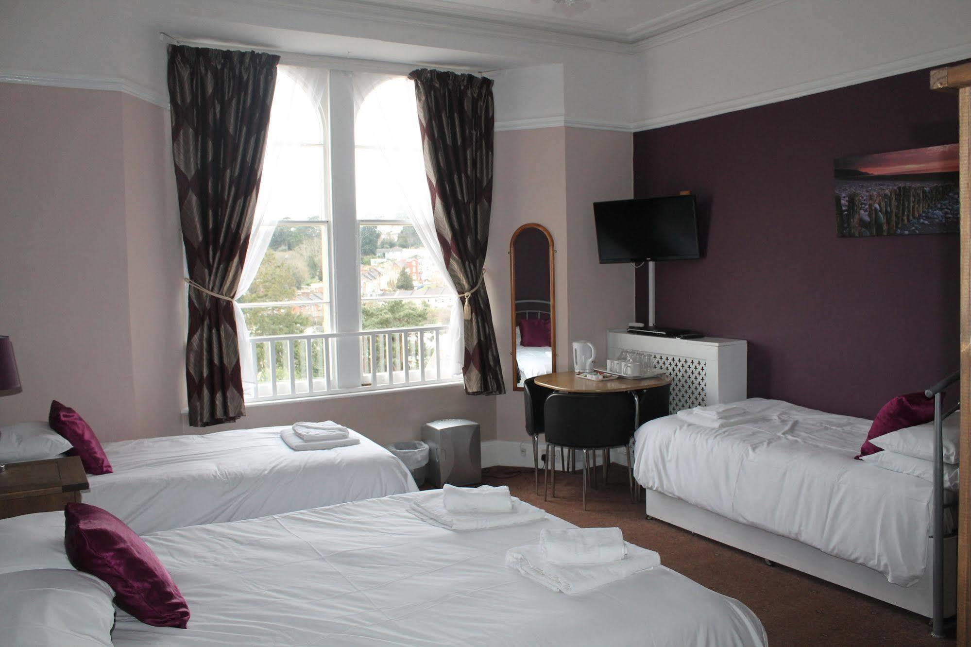 Heathcliff House B&B Exclusively For Adults Free Large Carpark ทอร์คิ ภายนอก รูปภาพ