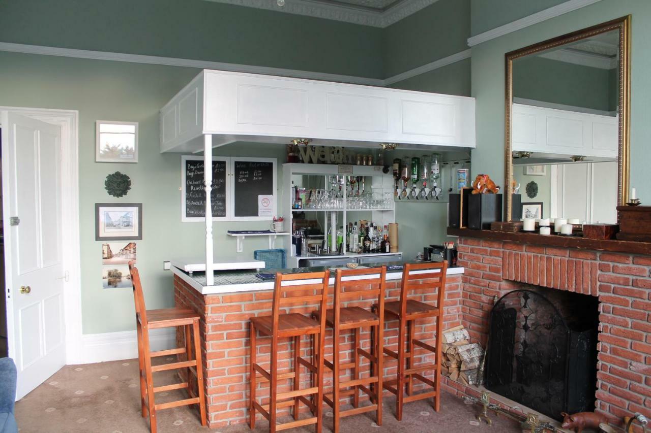 Heathcliff House B&B Exclusively For Adults Free Large Carpark ทอร์คิ ภายนอก รูปภาพ